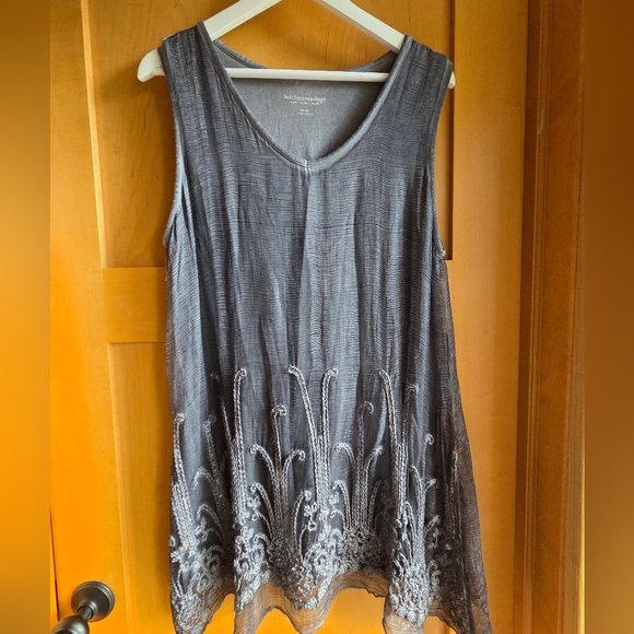 Soft Surroundings Silk Araceli Embroidered Sequin Sleeveless Tunic Top - Picture 4 of 11